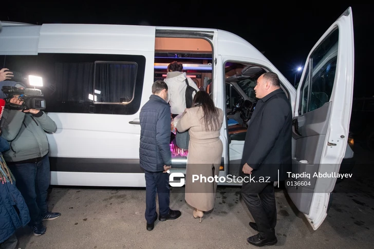 Media.az - Новости Азербайджана - В село Хоровлу Джебраильского района выехала очередная группа бывших вынужденных переселенцев