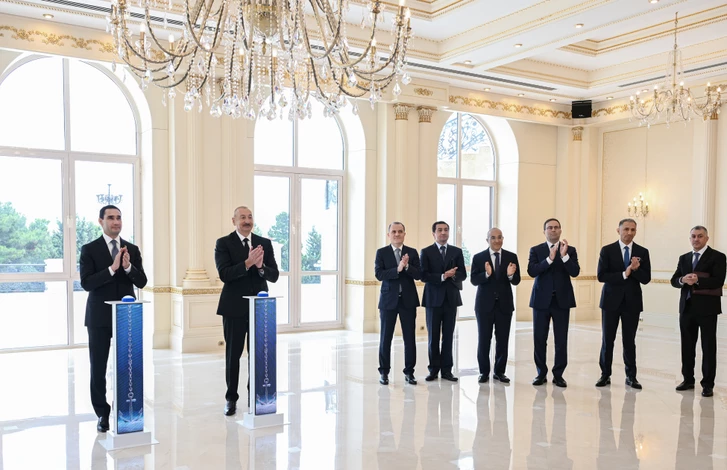 Media.az - Новости Азербайджана - Президенты Азербайджана и Туркменистана приняли участие в церемонии передачи в дар танкера «Достлуг»