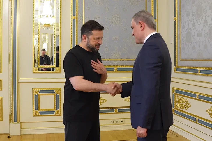 Зеленский поблагодарил Азербайджан за поддержку Украины и конструктивный диалог