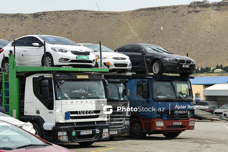 Эксперт оценил перспективы Азербайджана в сфере реэкспорта автомобилей по модели Грузии