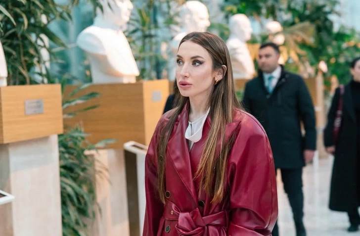 Алёна Алиева посетила Международный центр мугама