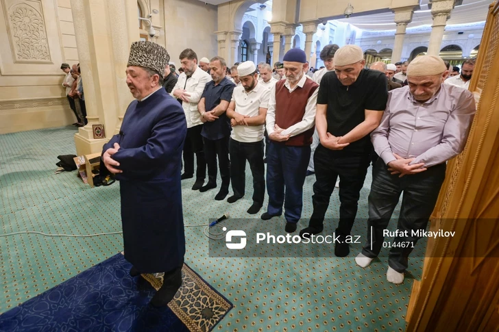 Media.az - Новости Азербайджана - В бакинских мечетях совершается намаз по случаю праздника Гурбан