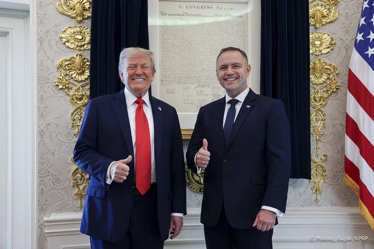 Президент Польши обсудил с Трампом инцидент с дронами