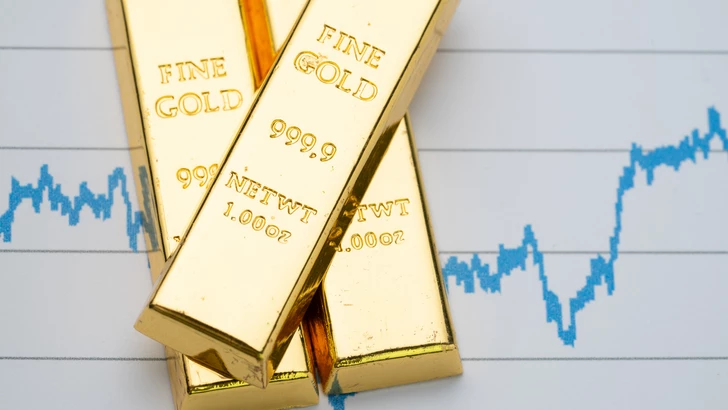 Фьючерс на золото на бирже Comex упал ниже 5 100 долларов за унцию