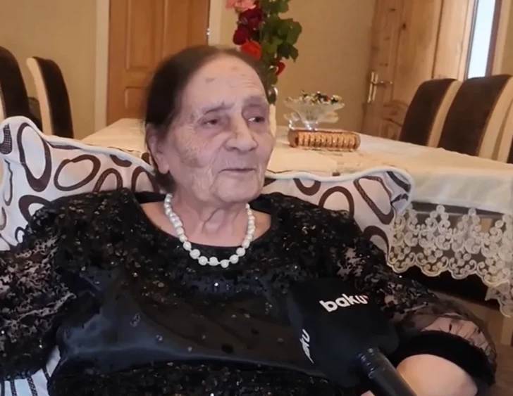 В Гяндже отметила 100-летие учительница, воспитавшая тысячи учеников