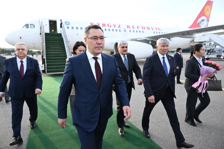 Президент Кыргызстана прибыл в Азербайджан