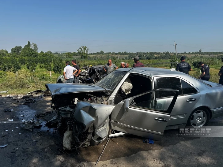 При столкновении двух автомобилей в Газахе погибли три человека