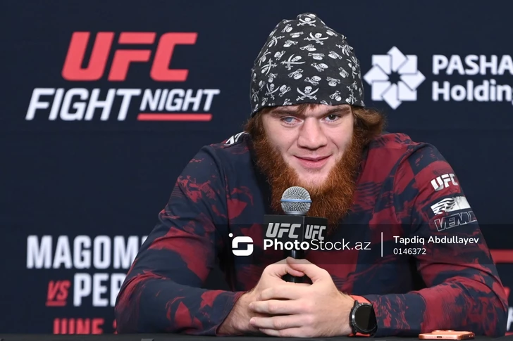 Шарабутдин Магомедов впервые привез детей на турнир UFC в Баку