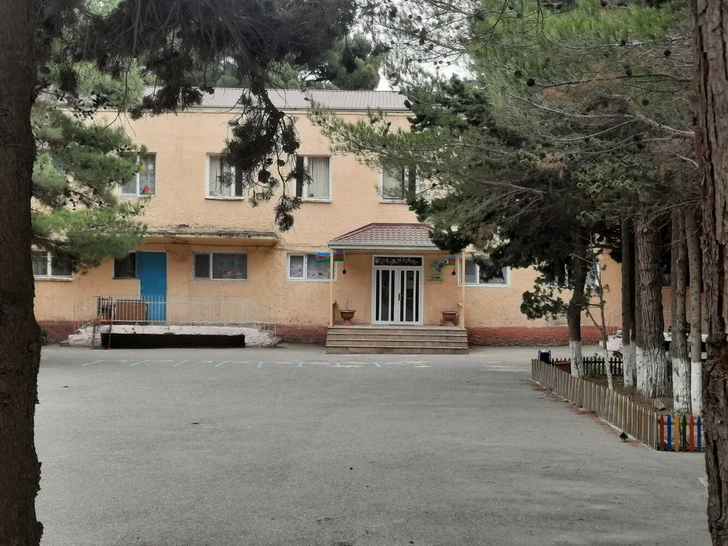 В детском саду Сумгайыта обнаружены предметы, похожие на снаряды: проведена срочная эвакуация