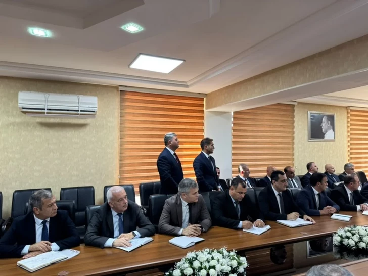 Media.az - Новости Азербайджана - Глава Хазарского района провел совещание, представителям двух поселков объявлены выговоры