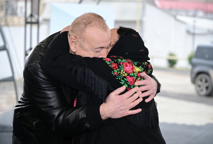 Media.az - Новости Азербайджана - Президент Ильхам Алиев провел встречу с жителями четырех сел в Агдеринском районе
