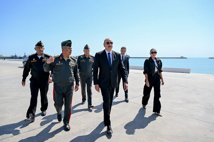 Media.az - Новости Азербайджана - Президент Ильхам Алиев посетил Военно-морские силы