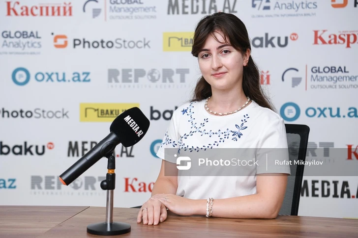 Свобода или опека: как найти баланс в отношениях с родителями? Интервью Media.Az с психологом