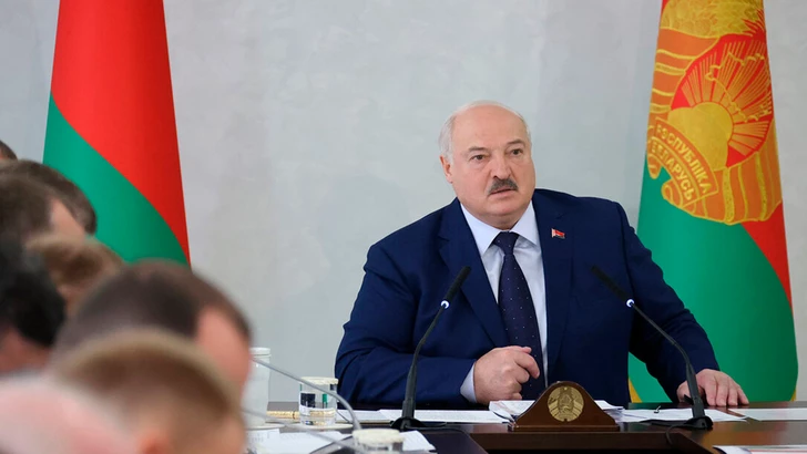 Лукашенко предупредил о последствиях провокаций после удара дроном по автобусу с детьми