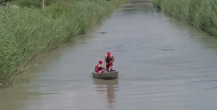 В Гёйчайском районе автомобиль упал в водный канал - МЧС ведет поиски водителя
