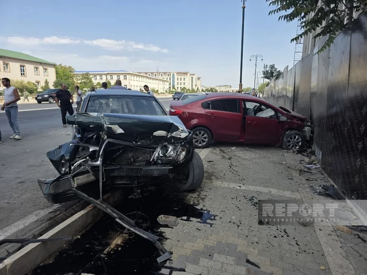 В Нахчыване столкнулись четыре автомобиля, пострадали два человека
