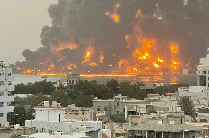 Израильские удары разрушили восстановленный причал в йеменском порту Ходейда