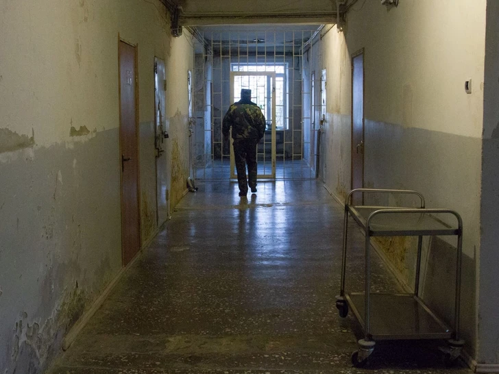 Иранский политзаключённый начал голодовку в армянской тюрьме, зашив себе рот