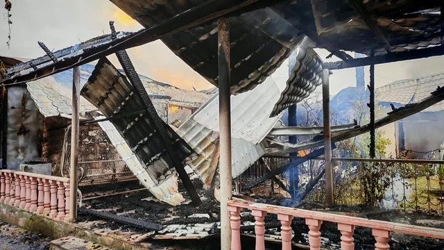 В Агдамском районе молния вызвала пожар в магазине