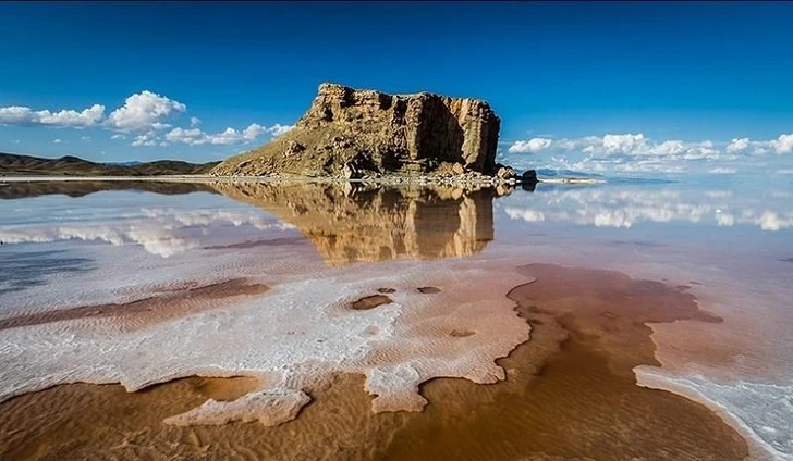 Озеро Урмия теряет воду: к осени может исчезнуть