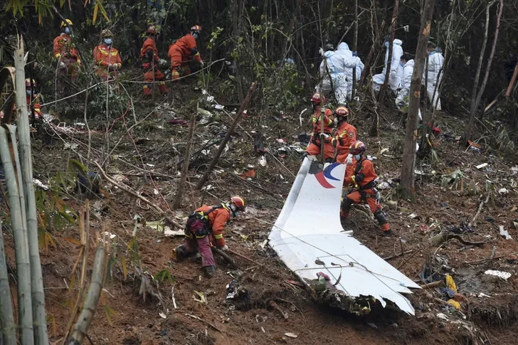 Пилот против пилота: новые данные о крушении Boeing 737 в Китае шокировали следователей
