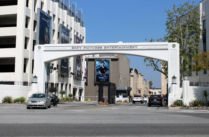 Sony Pictures запускает волну массовых увольнений: сотни сотрудников потеряют работу - ПРИЧИНА