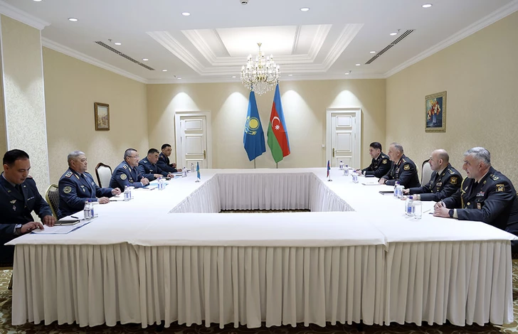 Начальник Генштаба азербайджанской армии провел переговоры в Казахстане