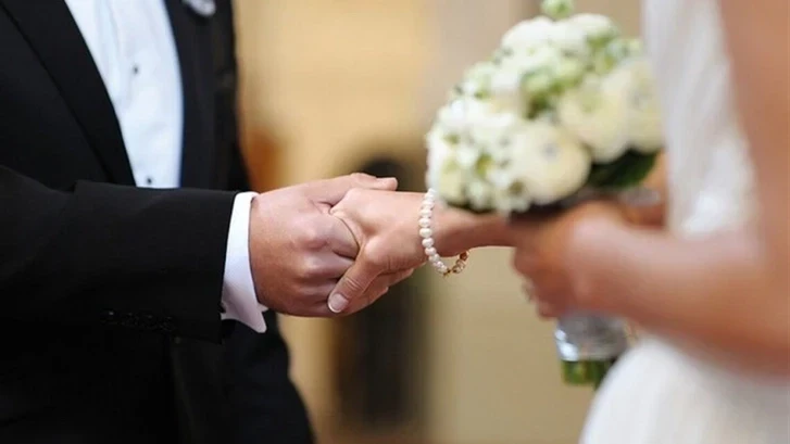 Будет ли разрешено вступить в брак родственникам, которые в настоящее время помолвлены?
