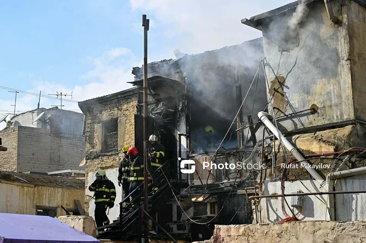 Пожар в жилом доме в Ясамальском районе Баку потушен
