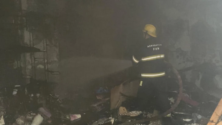 Взрыв в цветочном магазине Баку: пожарные предотвратили распространение огня на квартиры