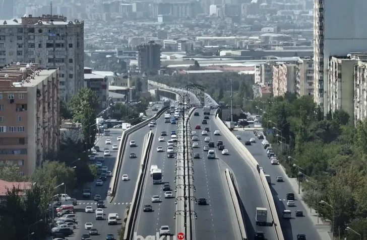 Опасный перекрёсток в Баку: хаос на дороге