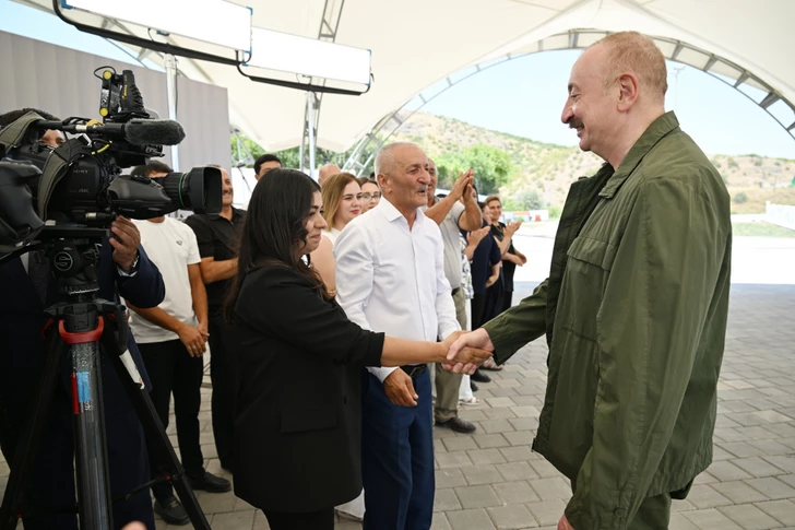 Media.az - Новости Азербайджана - Президент побывал в ходжалинском Ханъюрду, встретился с группой переселившихся в село жителей
