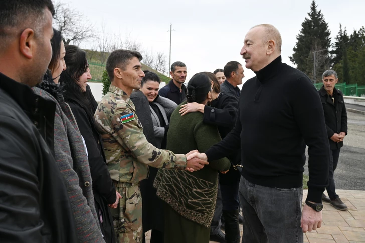 Media.az - Новости Азербайджана - Президент Ильхам Алиев ознакомился с работами по восстановлению домов и инфраструктуры в селе Ханоба