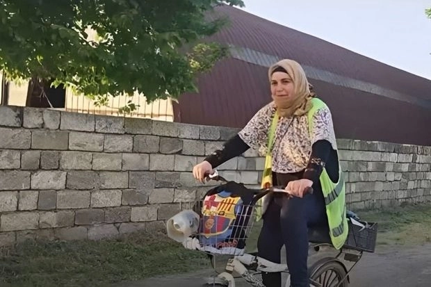 Единственная женщина в Масаллинском районе, ездящая на работу на велосипеде