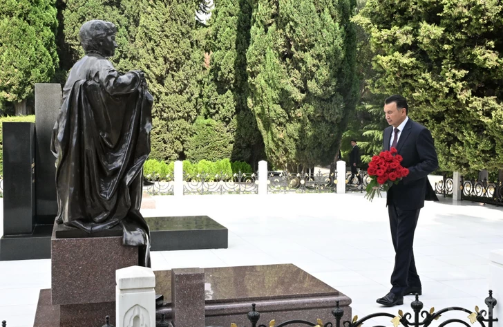 Media.az - Новости Азербайджана - Премьер-министр Таджикистана почтил память Гейдара Алиева на Аллее почетного захоронения