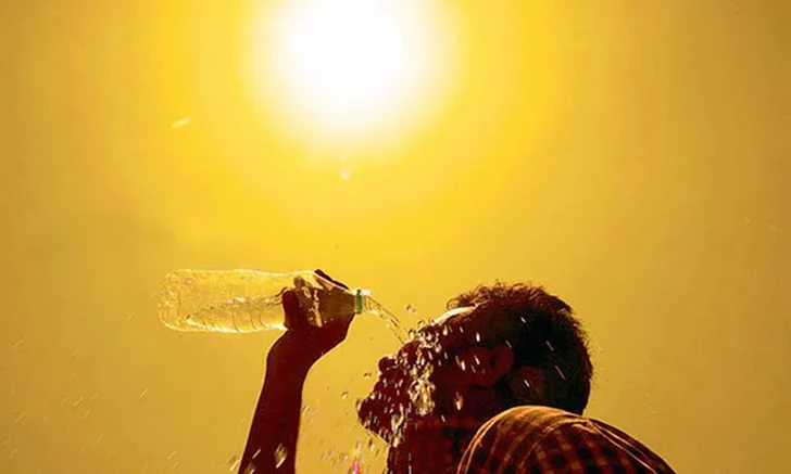 Температура в Азербайджане может подняться до 40 °C: врач - об опасности пребывания на солнце