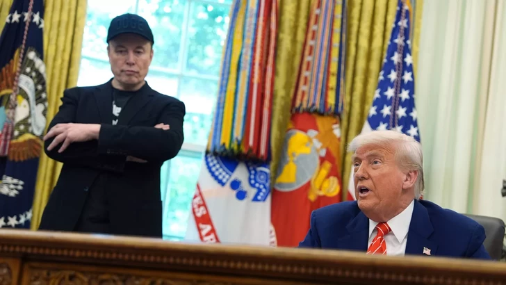 Представители Трампа и Маска поговорили по телефону