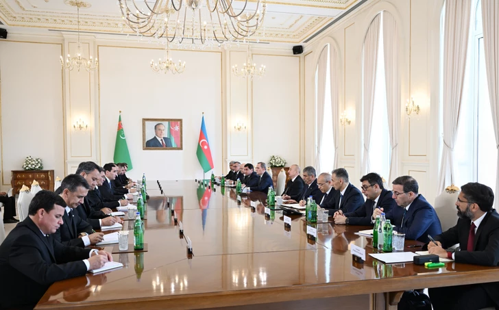 Состоялась встреча президентов Азербайджана и Туркменистана в расширенном составе