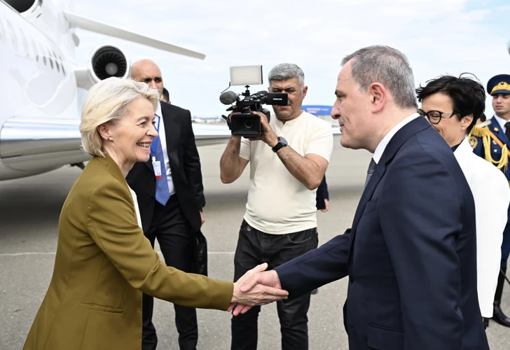 Урсула фон дер Ляйен прибыла с визитом в Азербайджан