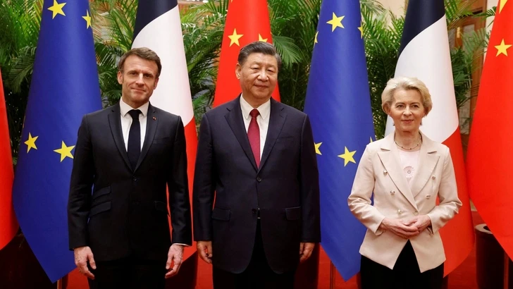 Глава Еврокомиссии проведет переговоры с лидерами Франции и КНР в Париже