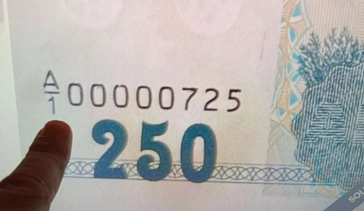 Азербайджанская банкнота 1992 года продана на eBay за 329 манатов