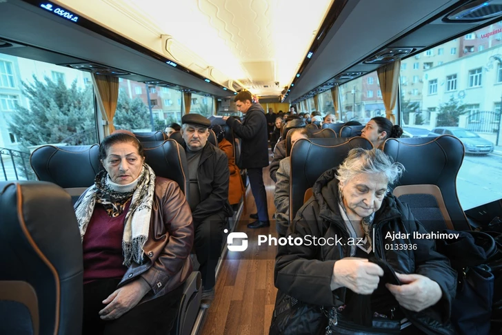 Media.az - Новости Азербайджана - Очередной караван переселенцев прибыл в город Агдам, им вручены ключи от квартир