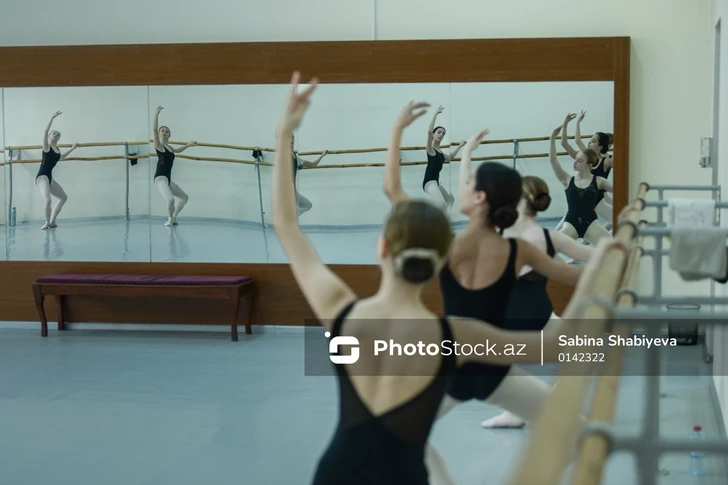 Изящество и дисциплина балета в Бакинской академии хореографии - ФОТОРЕПОРТАЖ