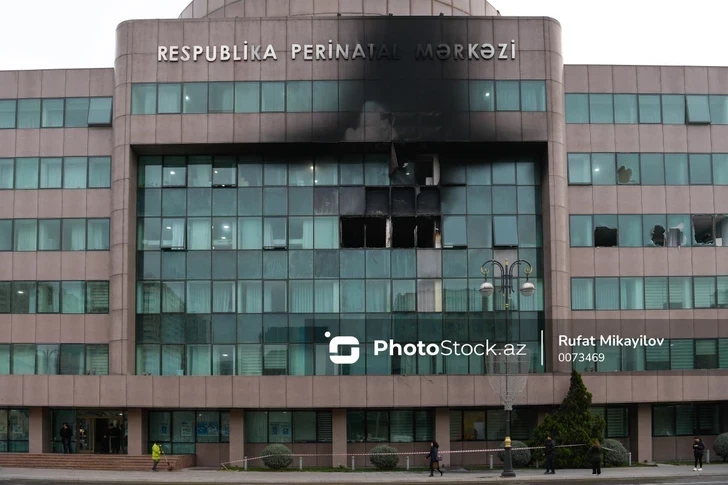 Заседание по делу о пожаре в Перинатальном центре в Баку перенесено из-за госпитализации подсудимой