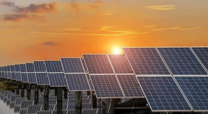 Китай подключил к электросети крупнейшую в мире солнечную электростанцию