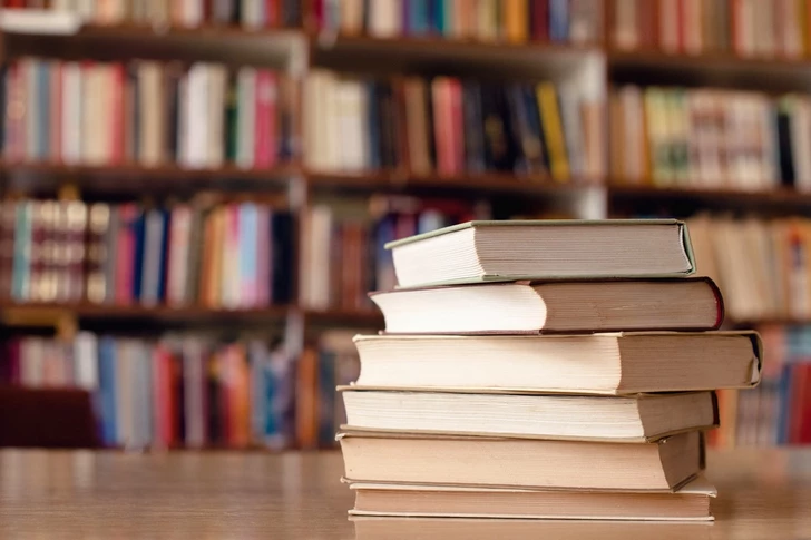 В Иране раздали книги на азербайджанском языке
