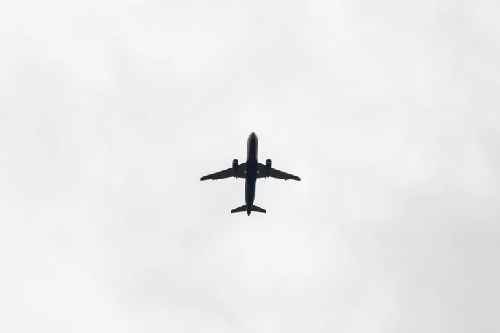 Нападение на самолет Smart Air в аэропорту Индонезии, есть погибшие