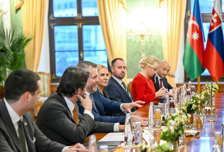 Media.az - Новости Азербайджана - В Братиславе состоялась встреча президентов Азербайджана и Словакии в расширенном составе