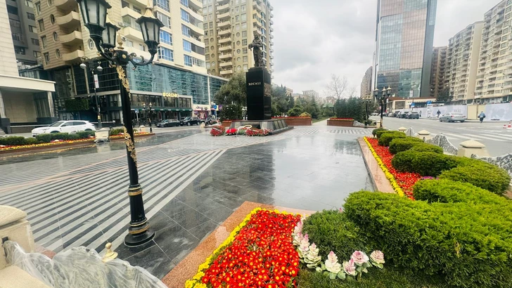 В Баку завершено благоустройство парка у мемориала «Крик матери»