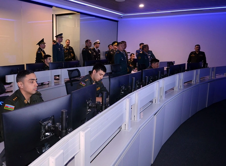Казахстанская делегация посетила Центральный командный пункт ВВС АР